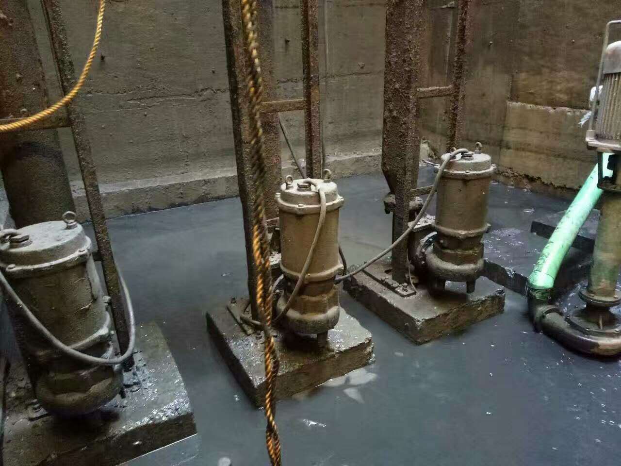 越城污水池清理